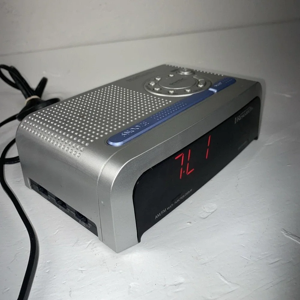 Emerson Dual Alarm Clock Radio